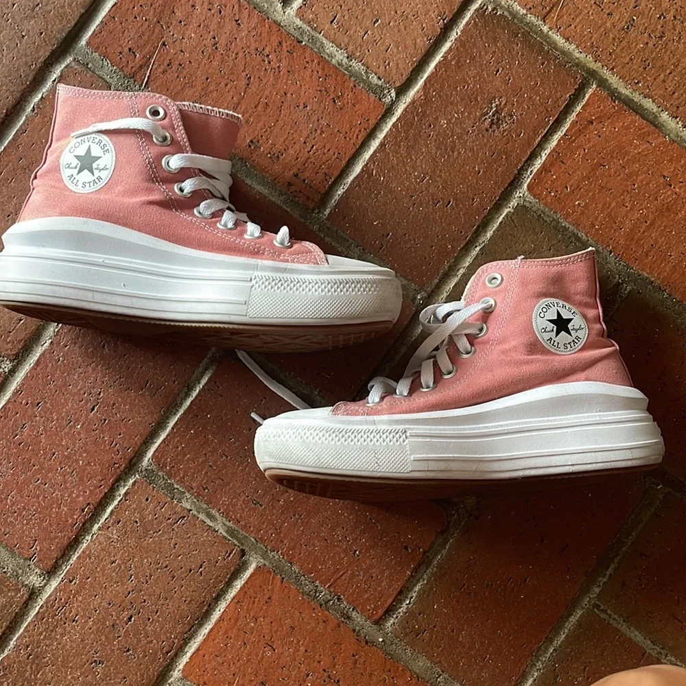 Platform Converse‎ Women's Pink and White Sneakers